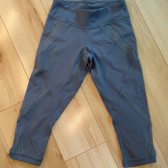 Lululemon Cropped Blue Leggings - Picture 3 of 5